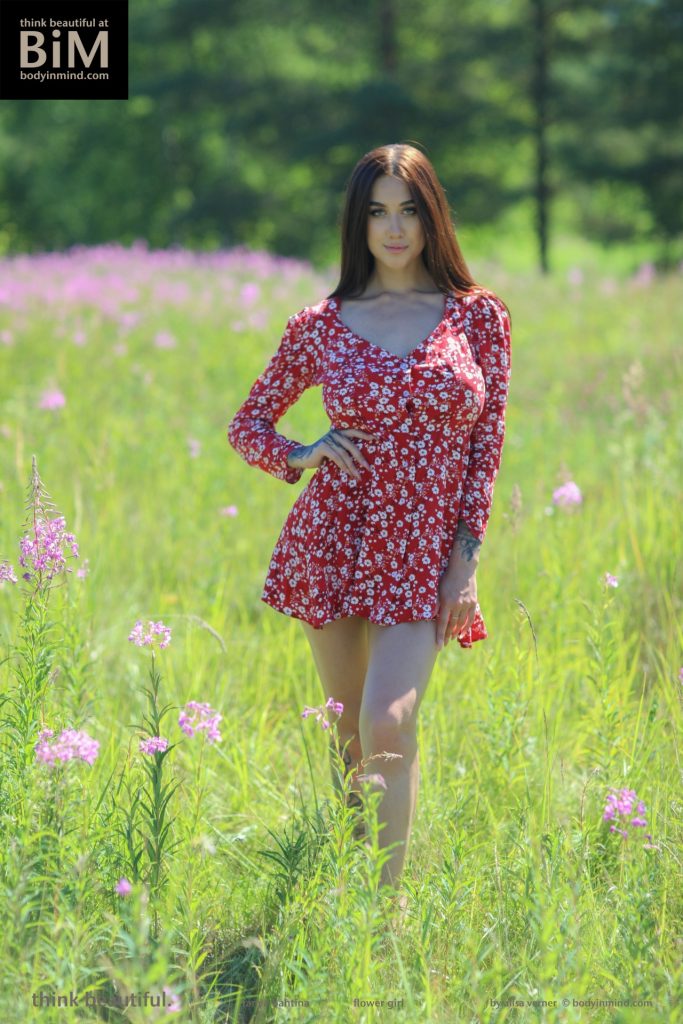 Tanya Bahtina Flower Girl 01