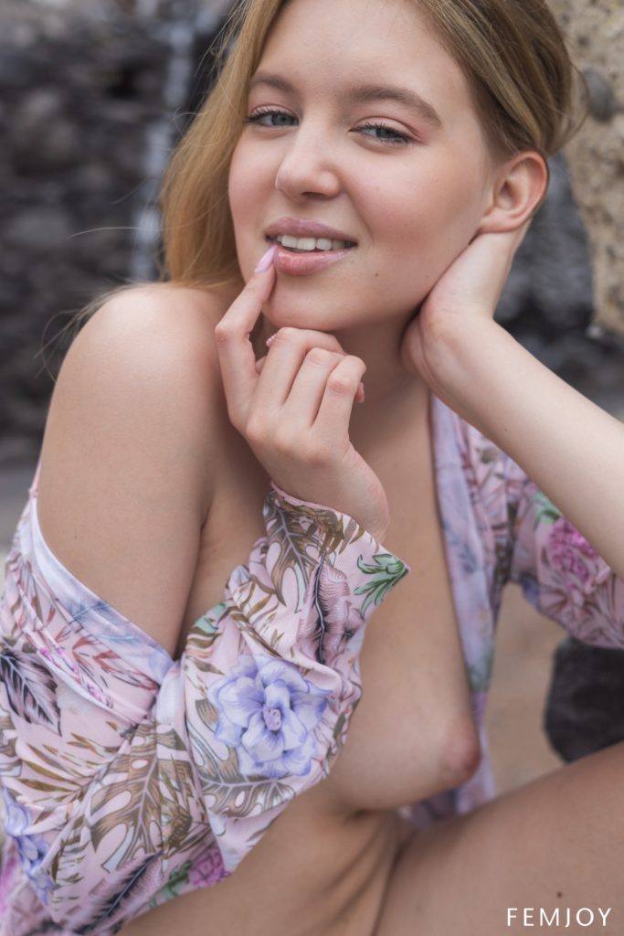 Nikoletta Summer On