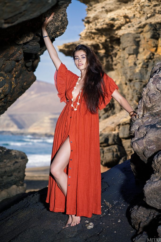 Foxy Alissa Scarlet Tide MetArt