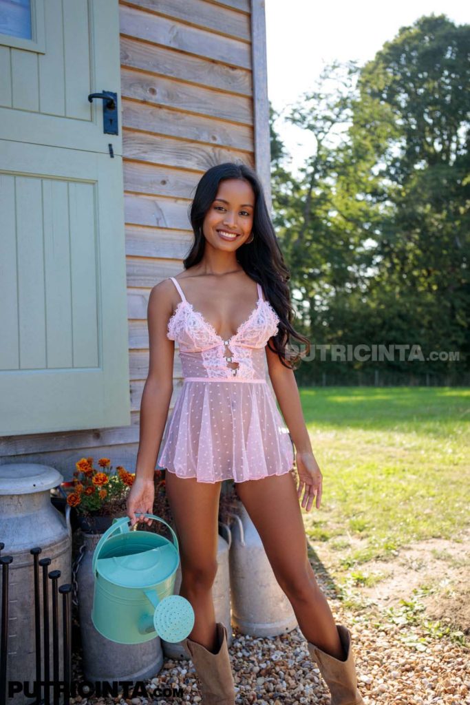 Putri Cinta Beyond The Fields