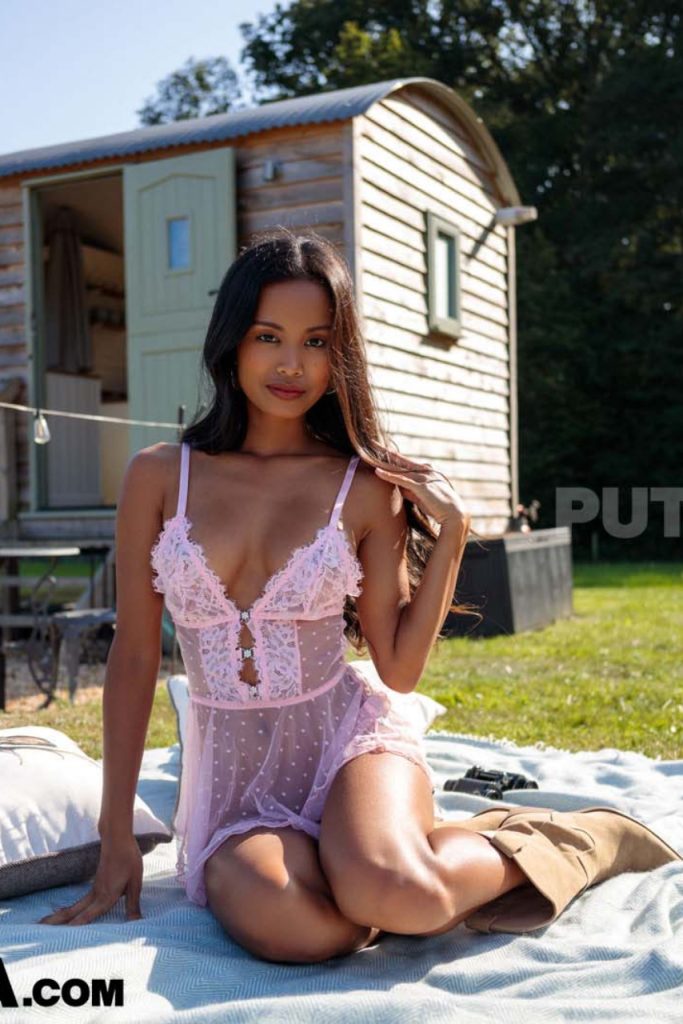 Putri Cinta Beyond The Fields