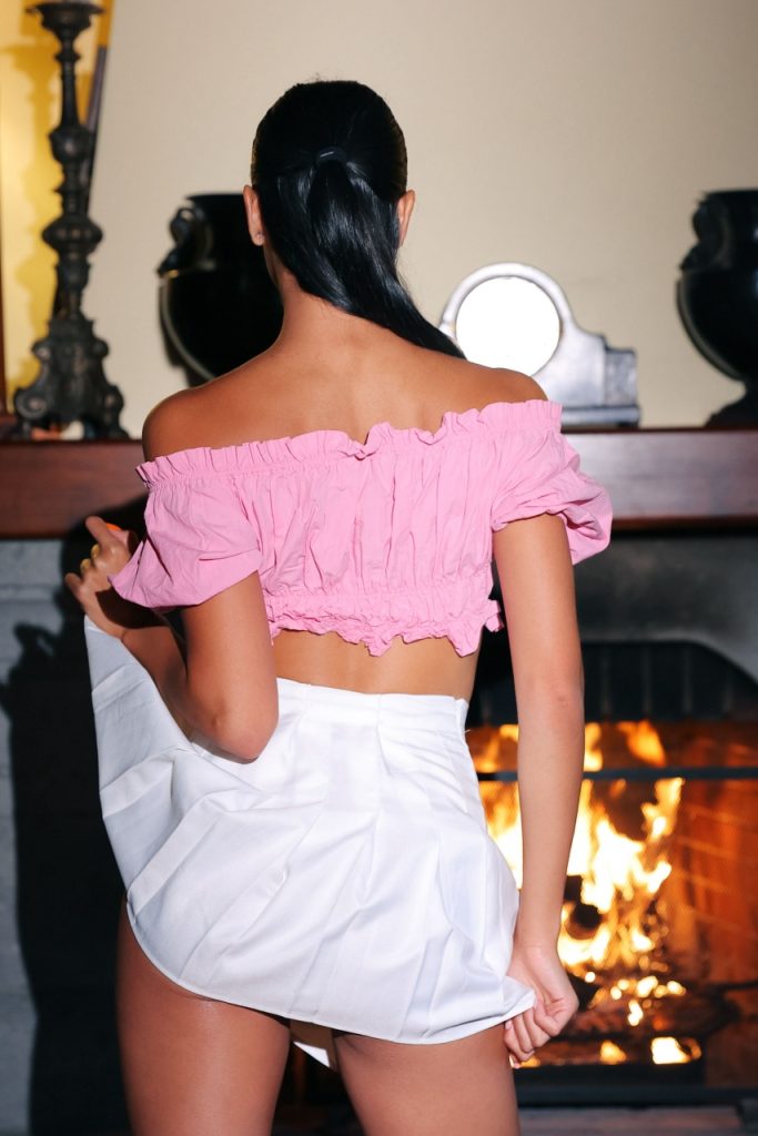 Victoria Mur Golden Desires MetArt